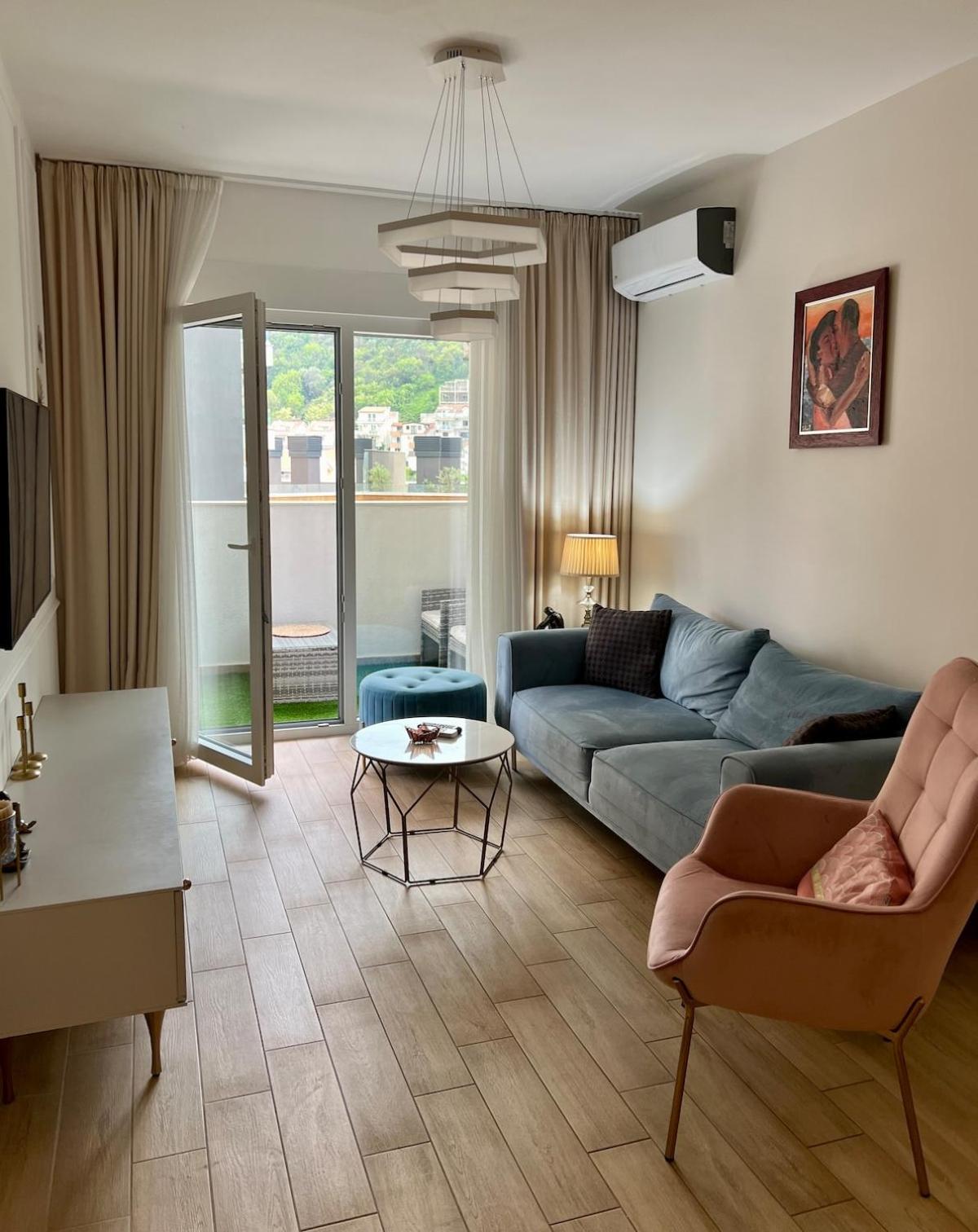 Luxury With Garage In Old Bakery Apartment *